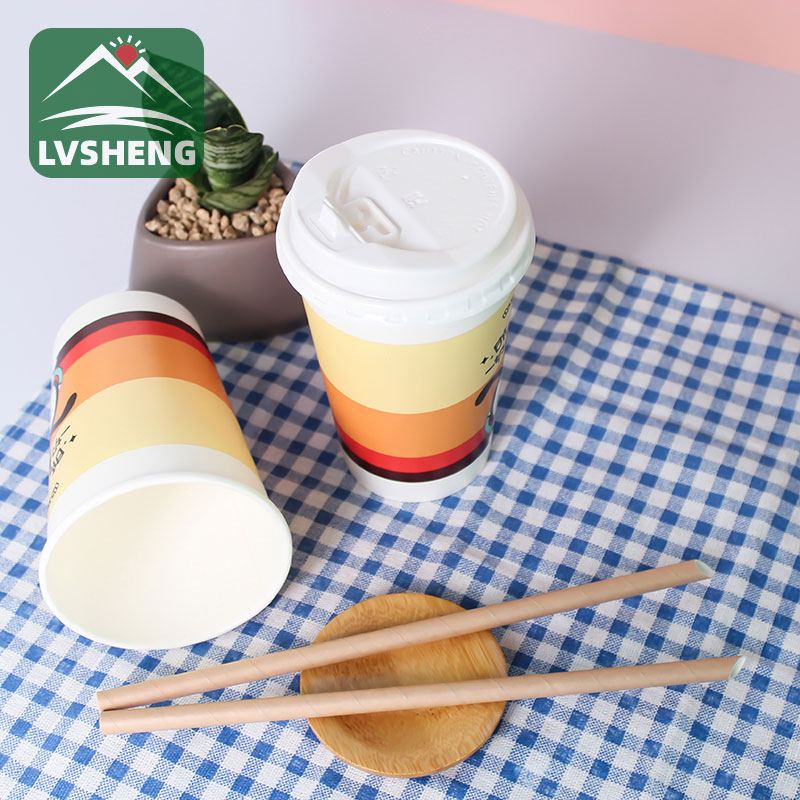 Papperskoppar kaffe